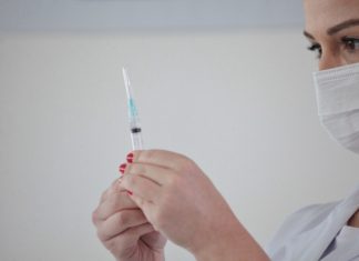 Agendamento de vacina contra Covid-19 para idosos de 63 a 69 anos abre neste sábado