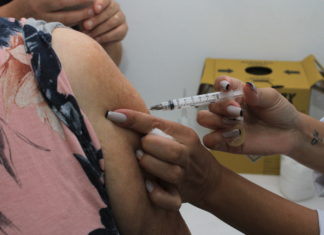 Sala volante do Centreventos está disponível para vacinação de diferentes públicos