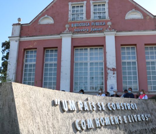 Biblioteca Pública Norberto Cândido Silveira Junior comemora 21 anos de fundação