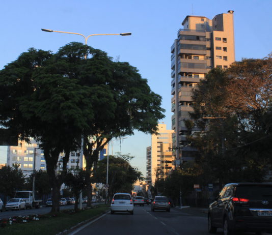 Novo binário das avenidas Marcos Konder e Sete de Setembro inicia nesta segunda