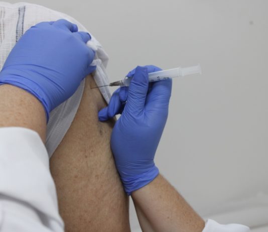 População de 45 a 59 anos e pessoas com comorbidades podem agendar vacina contra Covid-19 a partir deste sábado