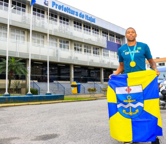 Atleta de Itajaí embarca para Tóquio nesta sexta-feira