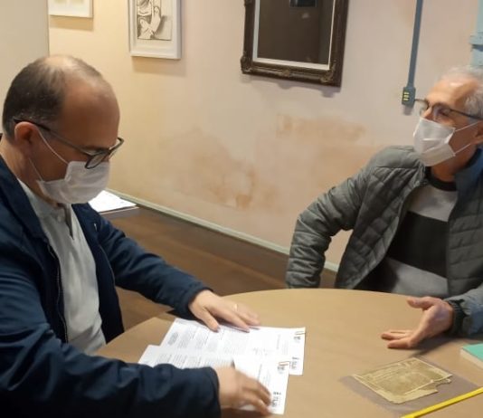 E-book doado à FGML contextualiza implantação dos primeiros serviços de saúde de Itajaí