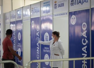 Itajaí retoma na quarta-feira vacinação contra Covid-19 para profissionais de Educação
