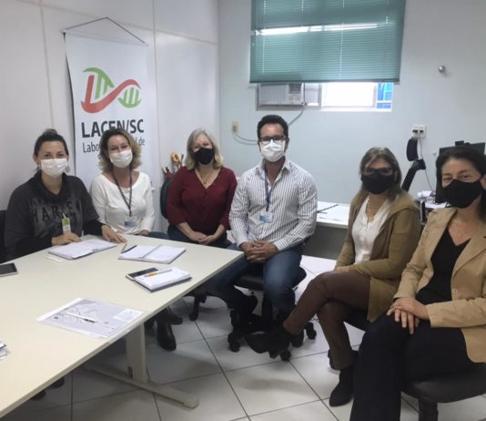 Secretaria Municipal de Saúde visita Laboratório Central de Saúde Pública