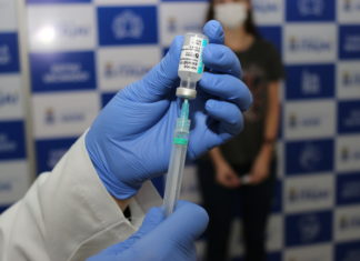 Segunda dose da AstraZeneca para pessoas que completaram 12 semanas de intervalo será liberada na segunda-feira