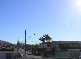 Vigas metálicas de 180 toneladas dão sustentação à ponte entre São João e São Vicente