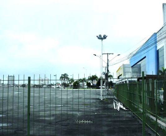 Pátio do Centreventos pode virar estacionamento no centro de Itajaí