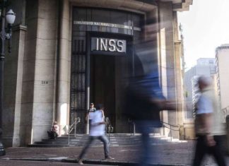 Governo vai antecipar décimo terceiro de aposentados e pensionistas do INSS