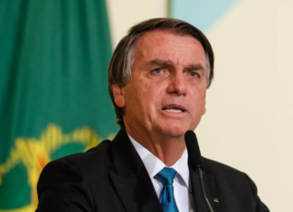 Bolsonaro recebe alta médica após passar a noite internado para exames
