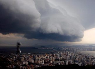 Ciclone provoca temporais em SC com risco de vendavais acima de 100 km/h; veja as regiões