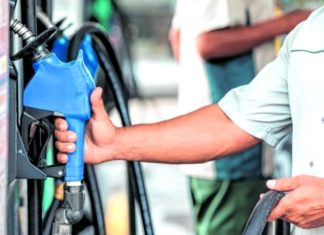 TSE rejeita consulta da gestão Bolsonaro sobre reduzir preço de combustível em ano eleitoral