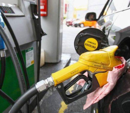 Preço da gasolina dispara em Itajaí e litro é vendido por mais de R$ 7