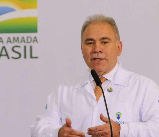 Covid-19: ministro oficializa fim de emergência sanitária