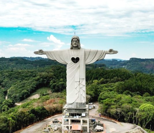 Cidade gaúcha inaugura Cristo maior que o do Rio