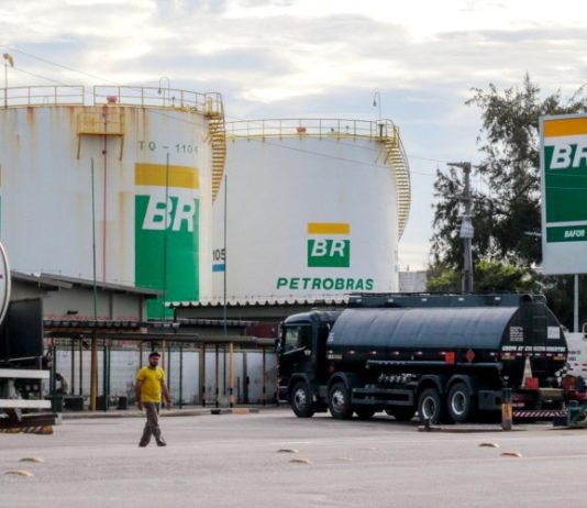Petrobras reajusta preço do diesel em 8,9%