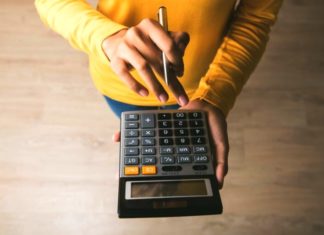 Especialista dá dicas de como usar os valores do saque extraordinário do FGTS e da primeira parcela do 13º salário