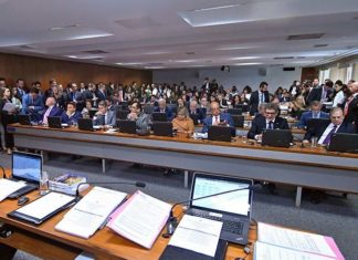 CCJ do Senado aprova piso salarial para agentes de saúde