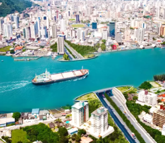 Até julho desse ano deve ser lançado o edital para licitar o audacioso projeto de um túnel submerso que vai ligar Itajaí e Navegantes