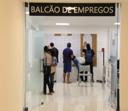 Balcão de Empregos de Itajaí tem mais de 1,4 mil vagas disponíveis
