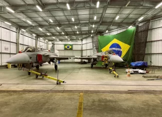 Aeronaves chegaram ao Brasil pelo porto de Navegantes.