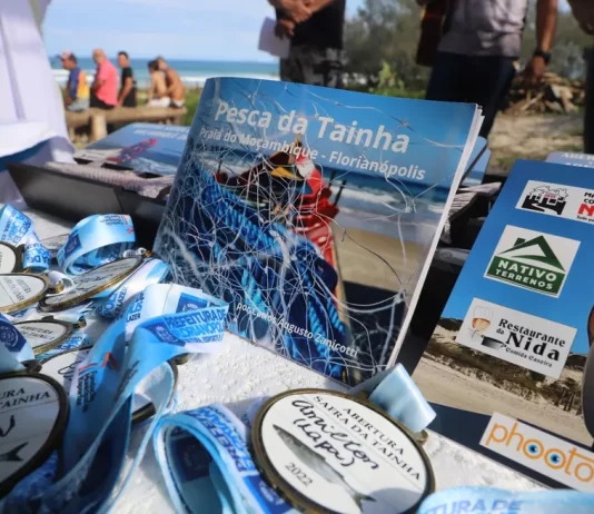 Com festa, tradicional pesca artesanal da tainha começa nesta segunda-feira em Florianópolis.