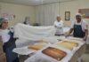 Bolo dos 163 anos de Itajaí é preparado por equipe composta por 30 pessoas