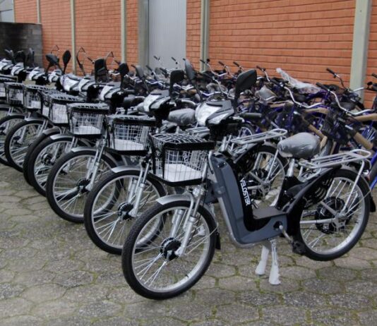 Agentes comunitários de Itajaí recebem bicicletas para auxiliar nas visitas domiciliares