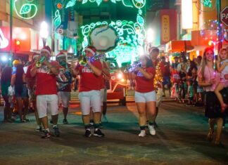 Itajaí antecipa festividades natalinas com chegada do Papai Noel em 17 de novembro