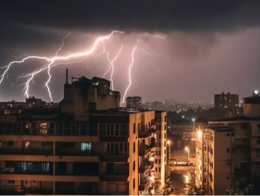 Alerta: Frente fria traz risco de alagamentos e deslizamentos em Santa Catarina