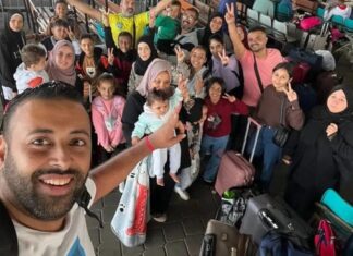 Brasileiros deixam Gaza e voltam para o Brasil a bordo do avião presidencial