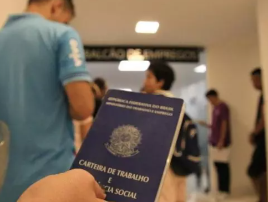 Itajaí possui mais de 550 vagas temporárias em aberto; veja como se candidatar