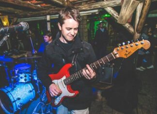 Teatro Municipal sedia show em homenagem ao músico itajaiense Fernando das Neves