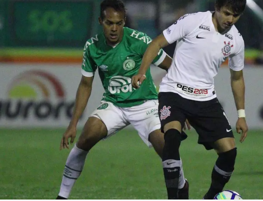 Torcedora de SC é molhada com água em estádio e caso vai parar na Justiça, confira o desfecho