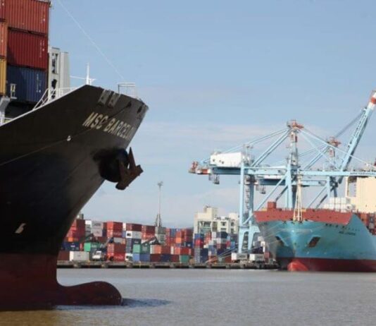 Ministro confirma que JBS assumirá operações do Porto de Itajaí