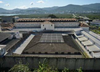 Governador dá início ao processo de remoção da penitenciária da Agronômica em Florianópolis