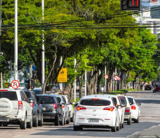 Prefeirua de Itajaí economiza cerca de R$ 800 mil com renovação de contrato do estacionamento rotativo