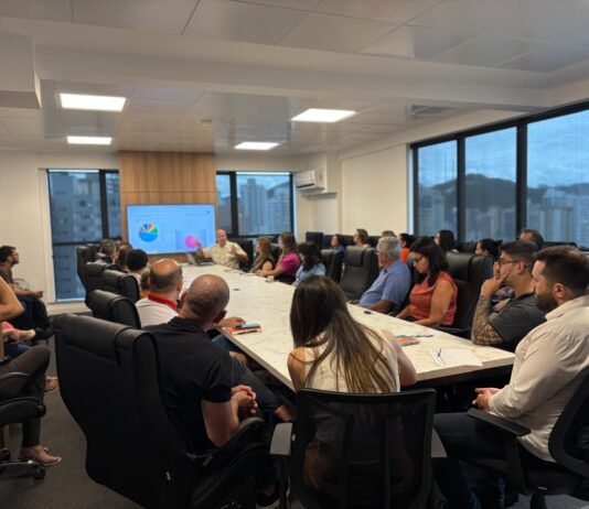 Pesquisa: 81% das empresas em Itajaí contratam sem experiência, mas enfrentam desafios