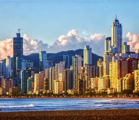 Santa Catarina lidera o crescimento econômico entre os estados do Sul e Sudeste