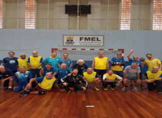 Treinos de handebol e vôlei adaptado para idosos retornam ao Ginásio Gabriel Collares, em Itajaí