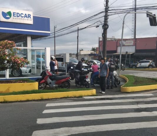 Fiscalização do Codetran em Itajaí, aborda 25 motocicletas na ciclofaixa em uma hora
