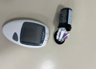 Secretaria de Saúde de Itajaí entrega novos glicosímetros para pacientes do Programa de Diabetes