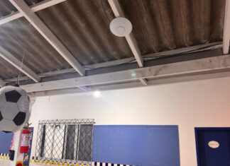 Rede de internet das escolas municipais de Itajaí é ampliada para melhorar o ensino