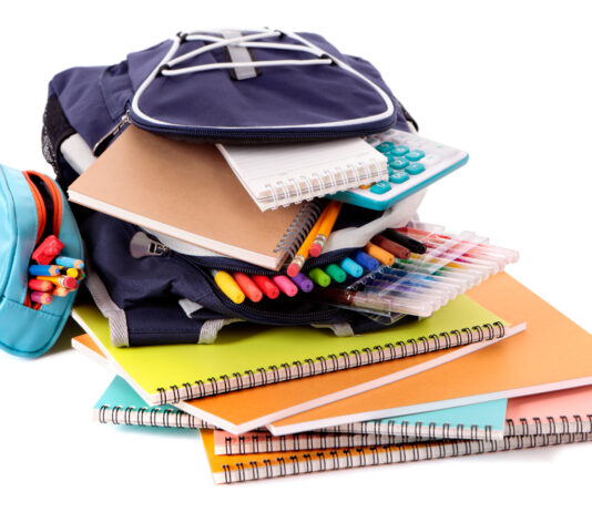 Prefeitura de Balneário Camboriú libera voucher para material escolar e ajuda pais de alunos