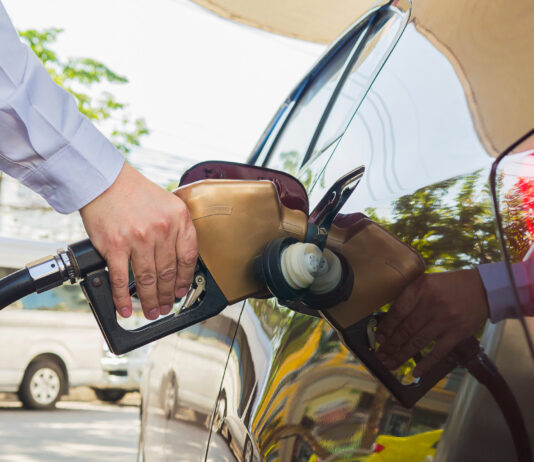 Preço médio da gasolina vai a R$ 6,35, maior valor em mais de 2 anos