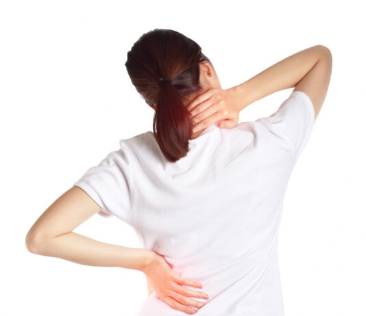 Dor na coluna lidera afastamentos no trabalho em 2024; transtornos mentais crescem