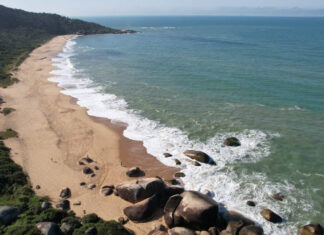 Barco de luxo irá ligar cidades de SC com passeio pelas praias paradisíacas