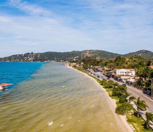 Contaminação por cocaína na Lagoa da Conceição é uma das maiores do mundo, afirma UFSC