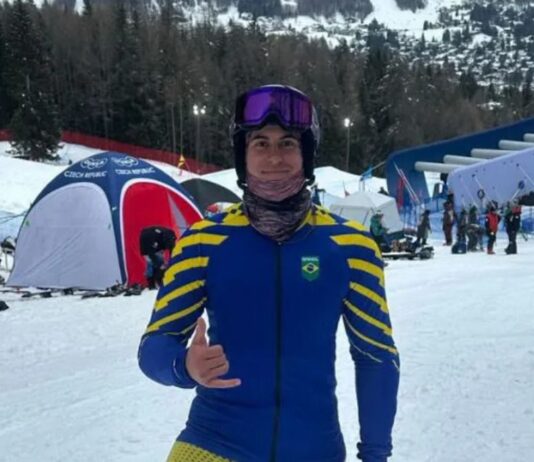 Catarinense compete em evento internacional de esportes na neve na China