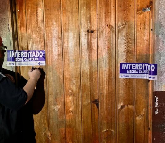 Operação Recomeço fiscaliza bares, tabacarias e conveniências no Carnaval em Itajaí